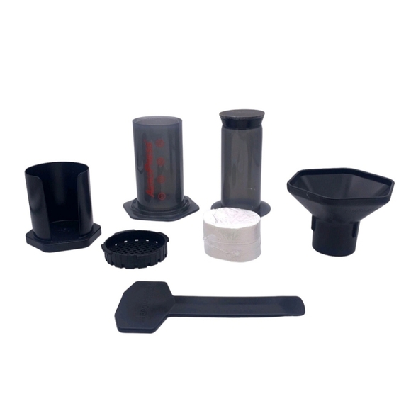 Aerobie AeroPress 1-3 Cup Coffee & Espresso Maker Travel - Picture 5 of 11